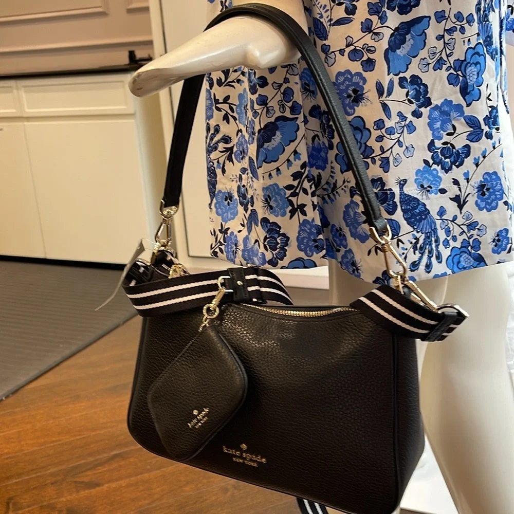 Kate Spade Rosie Shoulder Bag With Tech Attachment AirPod
Black
NWT - Picture 10 of 16